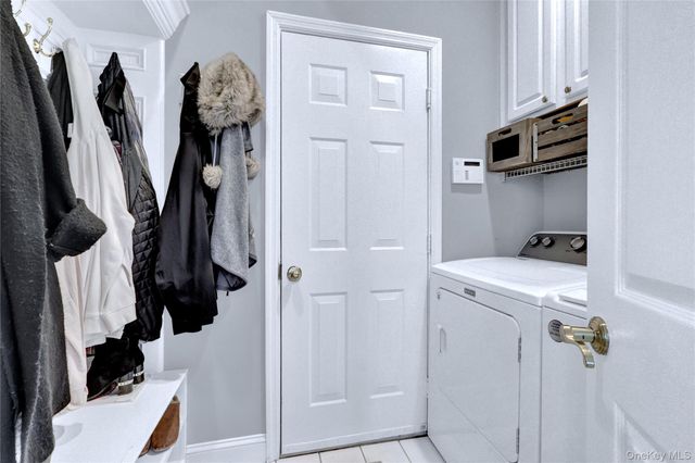 5 Frost Valley Road, Mount Sinai, NY 11766