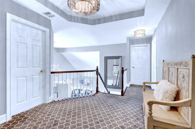 5 Frost Valley Road, Mount Sinai, NY 11766