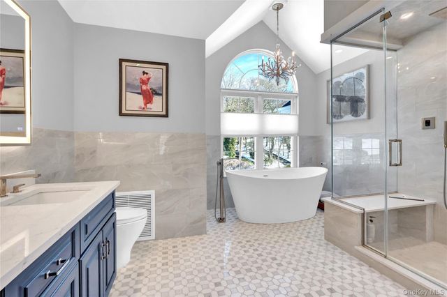 5 Frost Valley Road, Mount Sinai, NY 11766