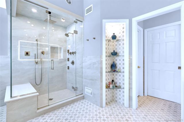 5 Frost Valley Road, Mount Sinai, NY 11766