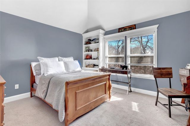 5 Frost Valley Road, Mount Sinai, NY 11766