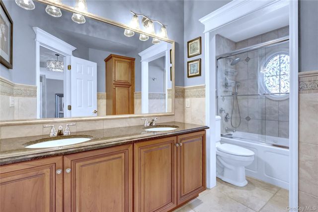 5 Frost Valley Road, Mount Sinai, NY 11766