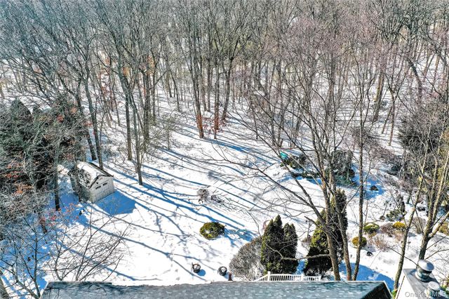 5 Frost Valley Road, Mount Sinai, NY 11766