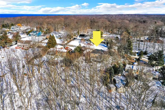 5 Frost Valley Road, Mount Sinai, NY 11766