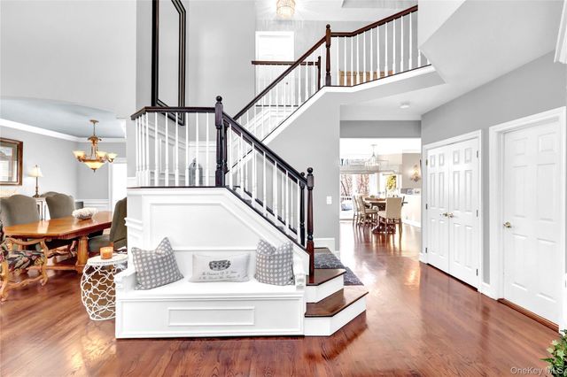 5 Frost Valley Road, Mount Sinai, NY 11766