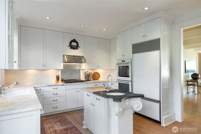 9400 Vineyard Crest, Bellevue, WA 98004