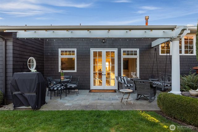 9400 Vineyard Crest, Bellevue, WA 98004