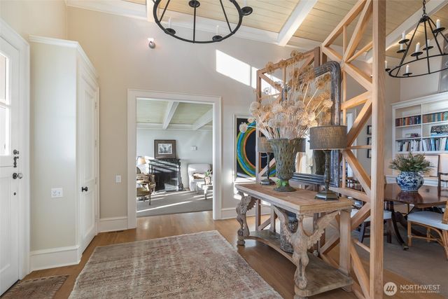 9400 Vineyard Crest, Bellevue, WA 98004