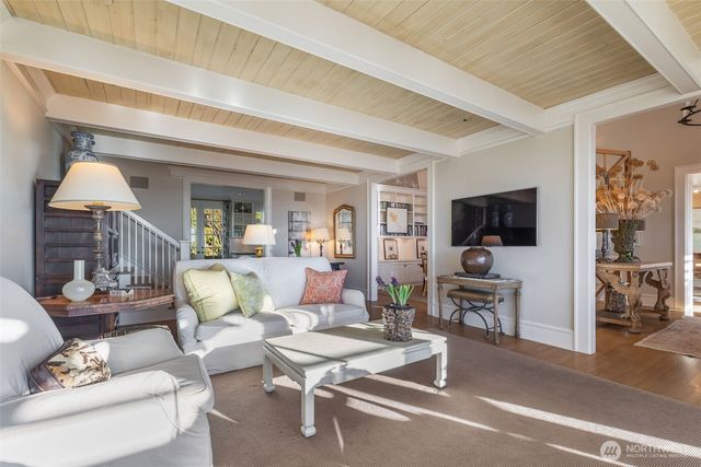 9400 Vineyard Crest, Bellevue, WA 98004