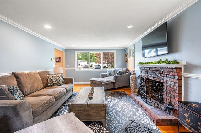 45 Foster Lane, Milton, MA 02186
