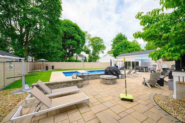 45 Foster Lane, Milton, MA 02186