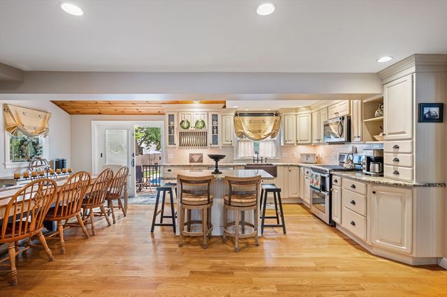45 Foster Lane, Milton, MA 02186