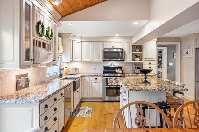 45 Foster Lane, Milton, MA 02186