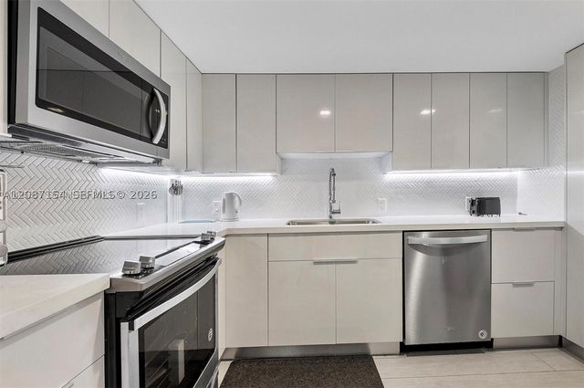 100 bayview dr PH31, Sunny Isles Beach, FL 33160