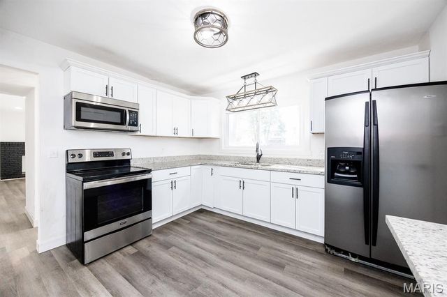 365 Breckenridge Drive, Belleville, IL 62221