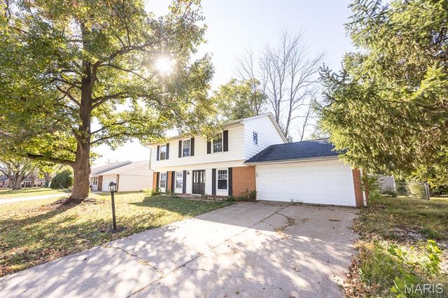 365 Breckenridge Drive, Belleville, IL 62221