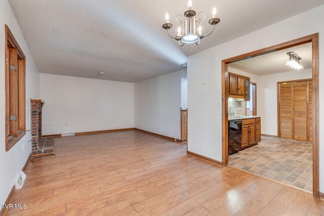 1175 Pebble Drive 1175, Bristol, VA 24201