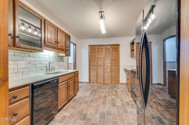 1175 Pebble Drive 1175, Bristol, VA 24201