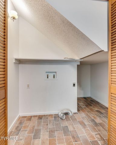 1175 Pebble Drive 1175, Bristol, VA 24201