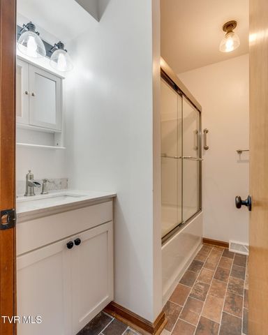 1175 Pebble Drive 1175, Bristol, VA 24201