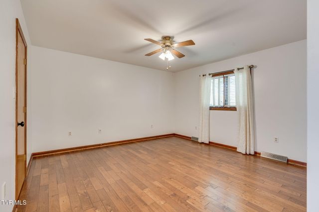 1175 Pebble Drive 1175, Bristol, VA 24201