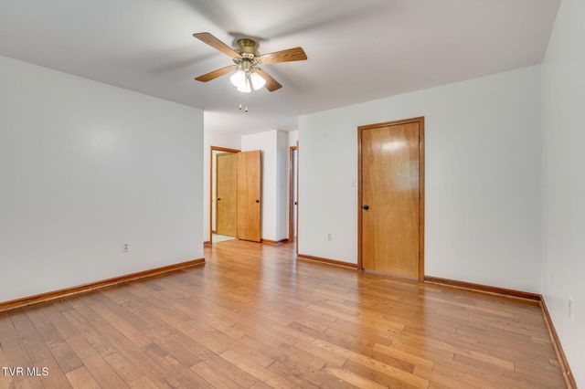 1175 Pebble Drive 1175, Bristol, VA 24201