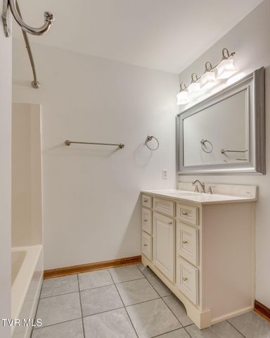 1175 Pebble Drive 1175, Bristol, VA 24201