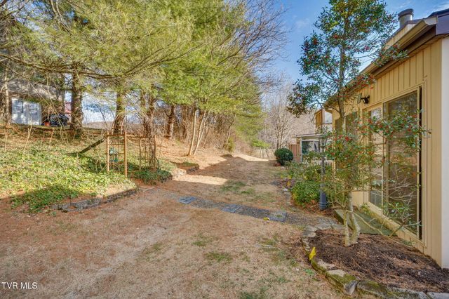 1175 Pebble Drive 1175, Bristol, VA 24201