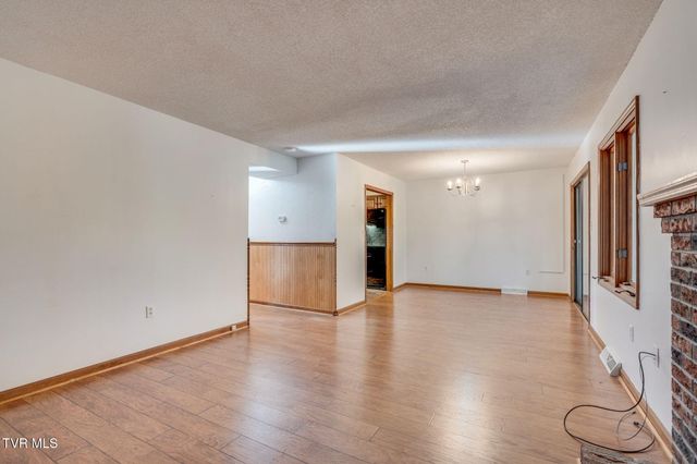 1175 Pebble Drive 1175, Bristol, VA 24201