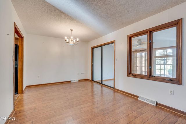 1175 Pebble Drive 1175, Bristol, VA 24201