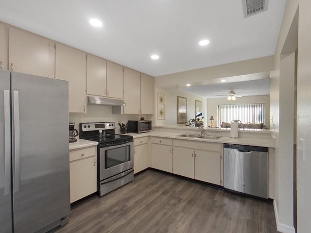 7805 AMBERLEA COURT, Temple Terrace, FL 33637