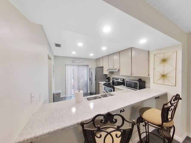 7805 AMBERLEA COURT, Temple Terrace, FL 33637