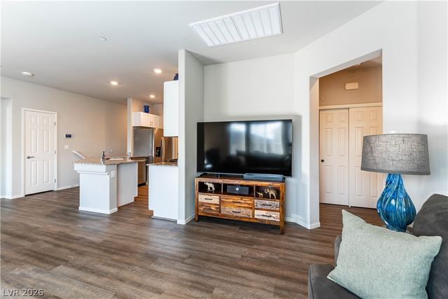 4710 Frasers Owl Avenue 101, North Las Vegas, NV 89084