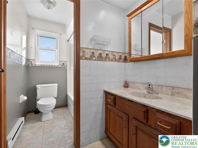 3199 West Dannersville Road, Moore Twp, PA 18067