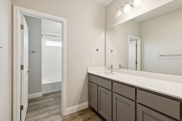 622 Summer Grove Drive, Midlothian, TX 76065