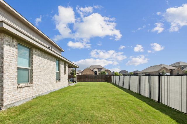 622 Summer Grove Drive, Midlothian, TX 76065