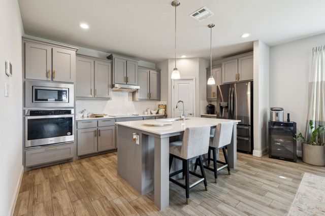 622 Summer Grove Drive, Midlothian, TX 76065