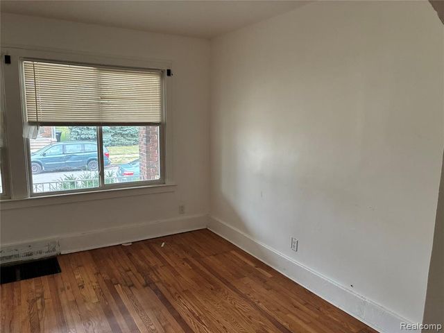 16846 Santa Rosa Drive, Detroit, MI 48221