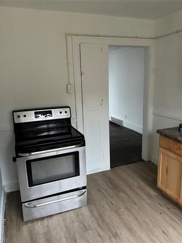 16846 Santa Rosa Drive, Detroit, MI 48221