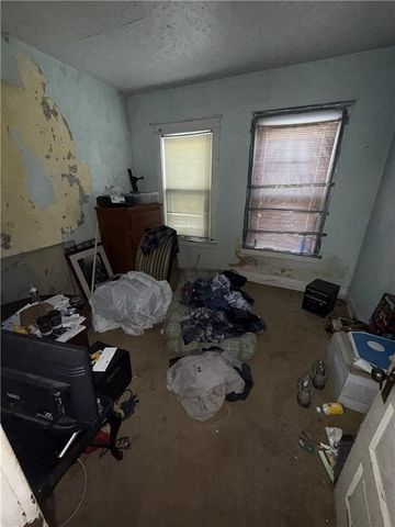 2744 Brooklyn Avenue, Kansas City, MO 64109