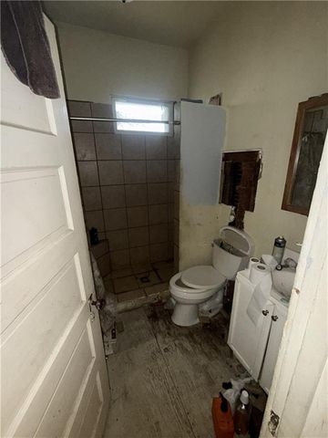 2744 Brooklyn Avenue, Kansas City, MO 64109