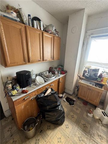 2744 Brooklyn Avenue, Kansas City, MO 64109