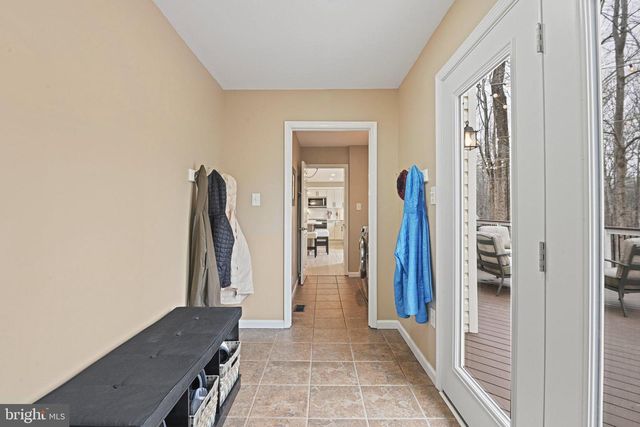 11202 CRANBROOK LN, Oakton, VA 22124