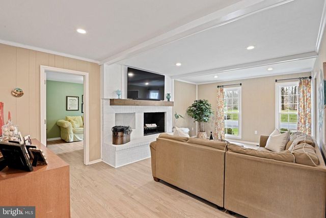 11202 CRANBROOK LN, Oakton, VA 22124