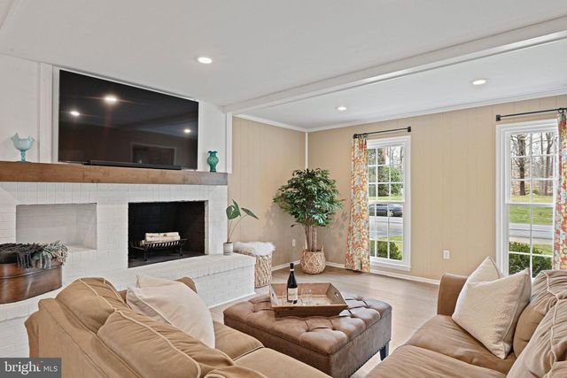 11202 CRANBROOK LN, Oakton, VA 22124