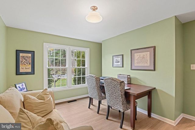 11202 CRANBROOK LN, Oakton, VA 22124