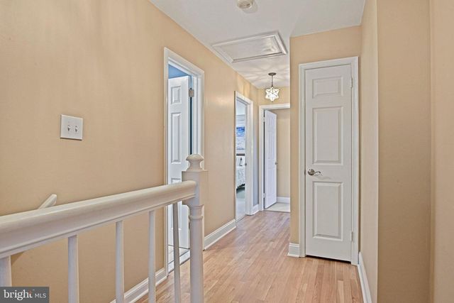 11202 CRANBROOK LN, Oakton, VA 22124