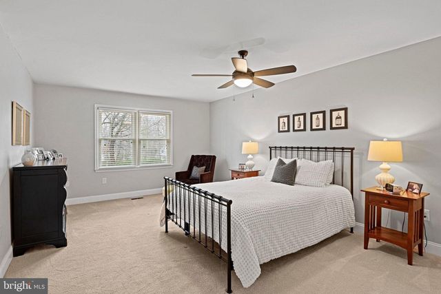 11202 CRANBROOK LN, Oakton, VA 22124