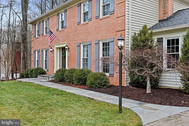 11202 CRANBROOK LN, Oakton, VA 22124