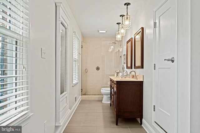 11202 CRANBROOK LN, Oakton, VA 22124